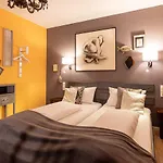 Restaurant Gruener Baum Und Altes Tor 3*