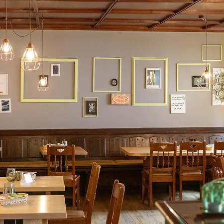 Otel Restaurant Gruner Baum Und Altes Tor