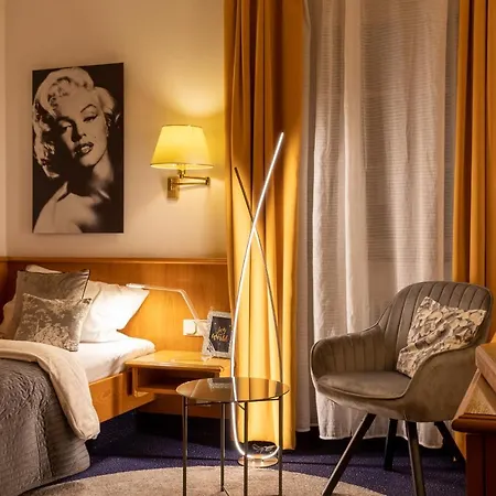 Hotel Restaurant Gruener Baum Und Altes Tor Bad Waldsee