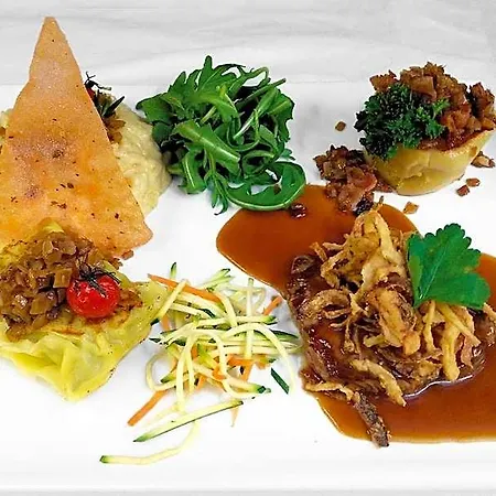 Restaurant Gruener Baum Und Altes Tor Hotel 3*
