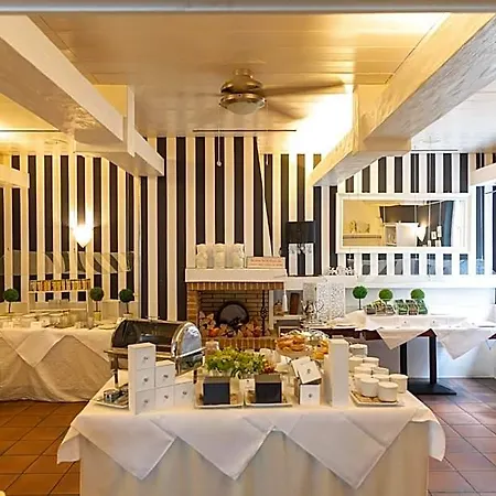 Hotel Restaurant Gruener Baum Und Altes Tor