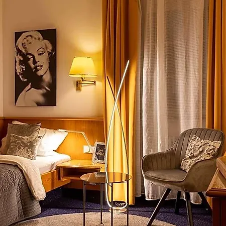Restaurant Gruener Baum Und Altes Tor Hotel 3*